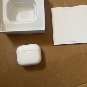 Apple White Earbud Headphones